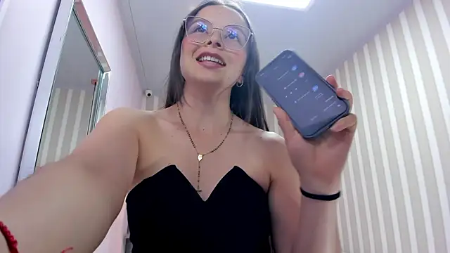 LORELAIGIVEN – Live XXX-chat