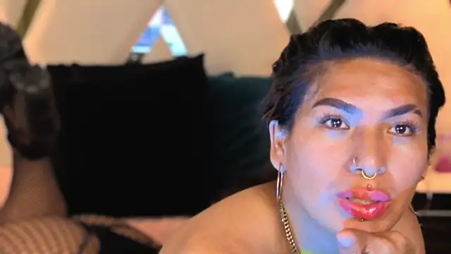 MeelFoxn Live XXX chat