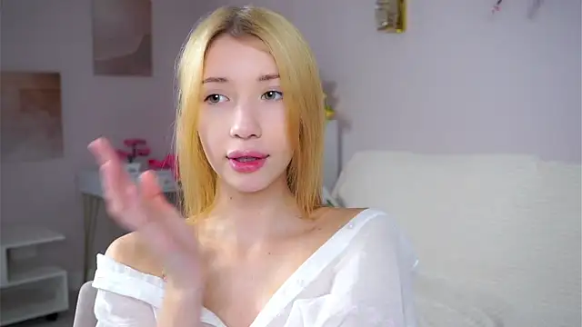 SunnivaCovil live XXX chat