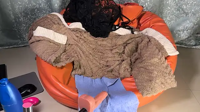 YoungKaya live XXX chat