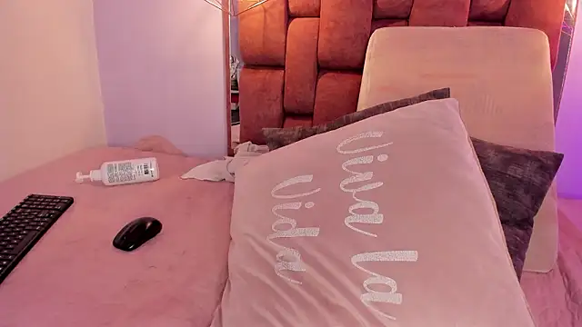 kristakinnky: απευθείας συνομιλία ΧΧΧ