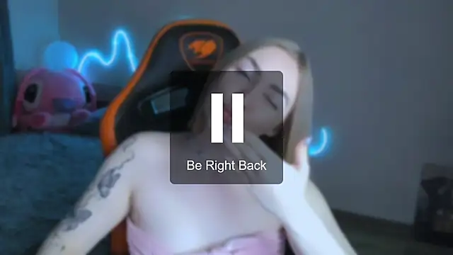 LaraKrein_lk 现场XXX聊天