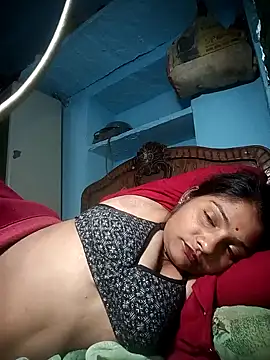 Hotty_raghni: διαδικτυακό σόου στην κάμερα