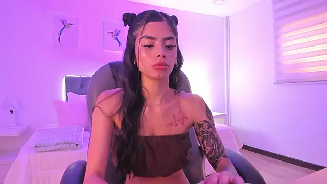 GuggaHell élő XXX-chatje