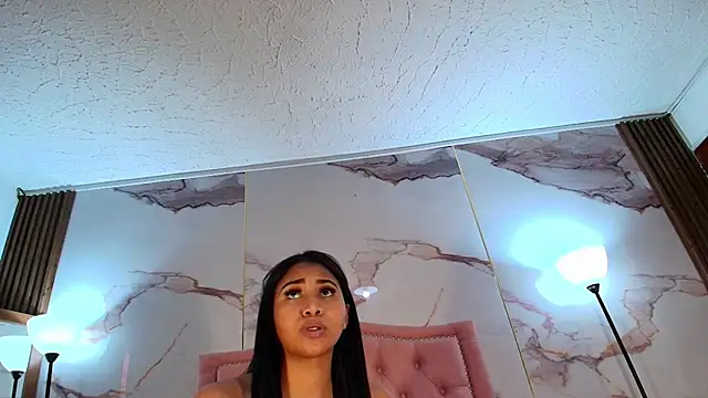 La_indiia's Live XXX Chat