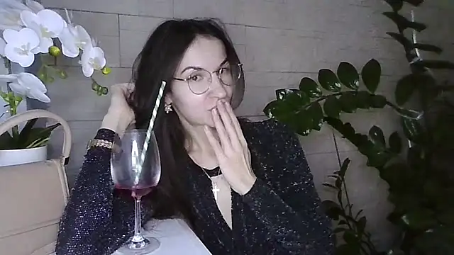 JuliaLovely live XXX chat