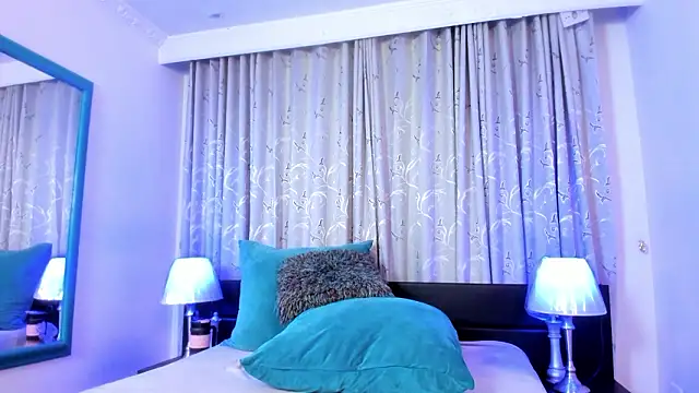 Blue_Foxxx Live XXX-Chat