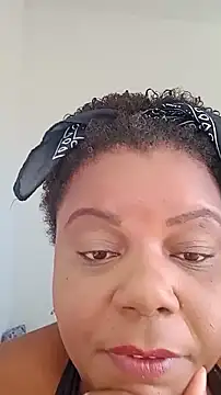 SapequinhaGGのライブXXXチャット