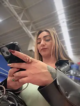 Chat +18 de Ninabigtitied ao vivo