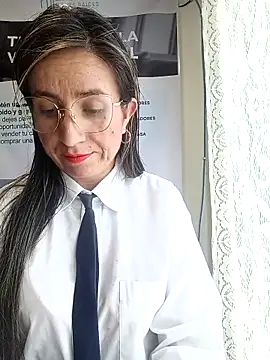 Chatroom XXX en direct de Valentina--1