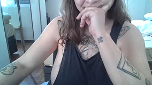 Chat +18 de xxxluana ao vivo