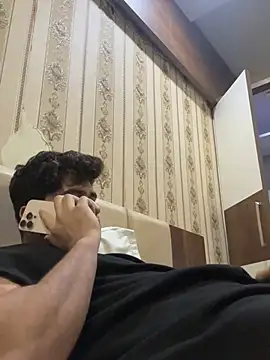 Chat +18 de Vihaaanfucks ao vivo