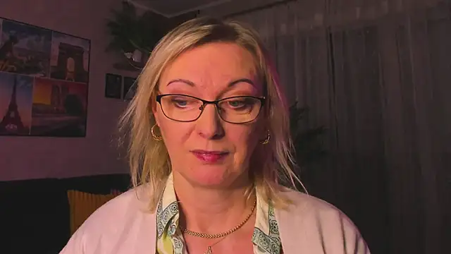 Pokazy przed kamerką – vanessa_chat