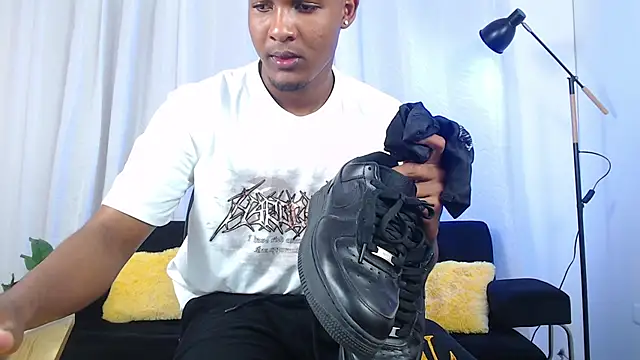 MaxCum18_ Show in webcam