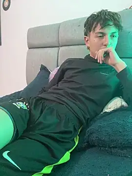 NaytonFreemanのウェブカメラショー