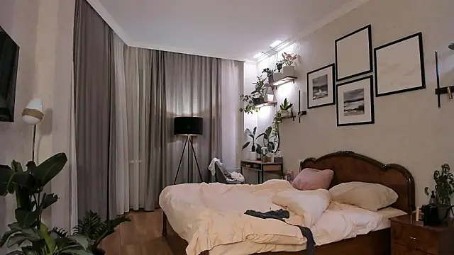 NicoleLuv Chat XXX in diretta