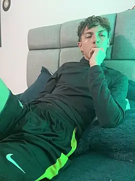 NaytonFreemanのライブXXXチャット