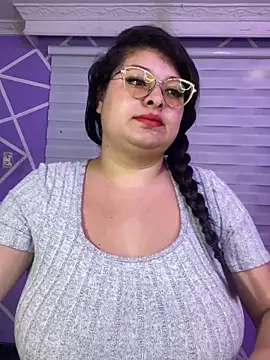 แชท XXX สดของ MiiaaJoness