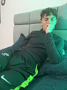 Czat XXX na żywo – NaytonFreeman