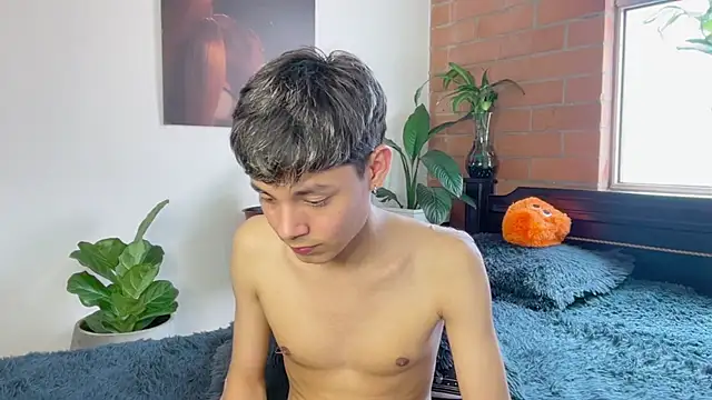 Andy_Belier23 Chat XXX in diretta