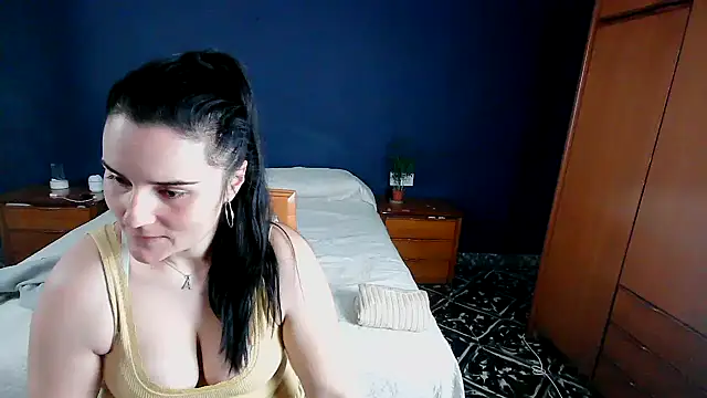 Naira_Dan élő XXX-chatje