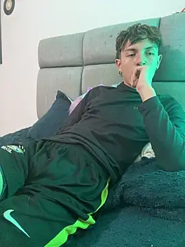 NaytonFreeman Adlı Modelin Canlı XXX Sohbeti