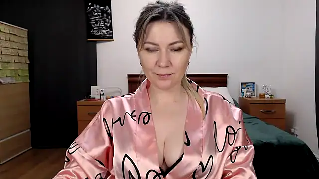 ParadiseAlina élő XXX-chatje