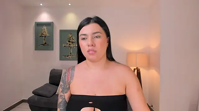 Chat +18 de MilaVelvet_ ao vivo