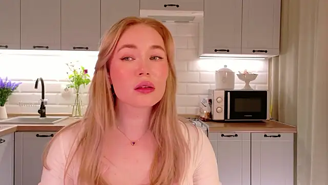 Veronika_Mitchel: απευθείας συνομιλία ΧΧΧ