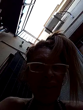 Chat +18 de FrozenWaffle ao vivo