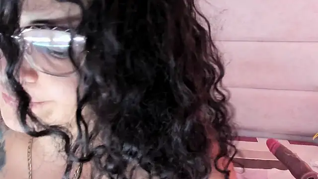 Chat +18 de Reginavegaa ao vivo