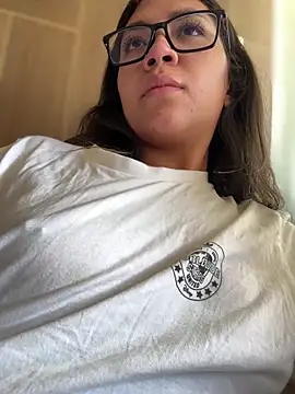 XXX chat uživo modela Mila_Morgan