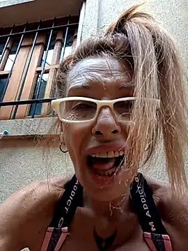 FrozenWaffle Obrolan Langsung XXX