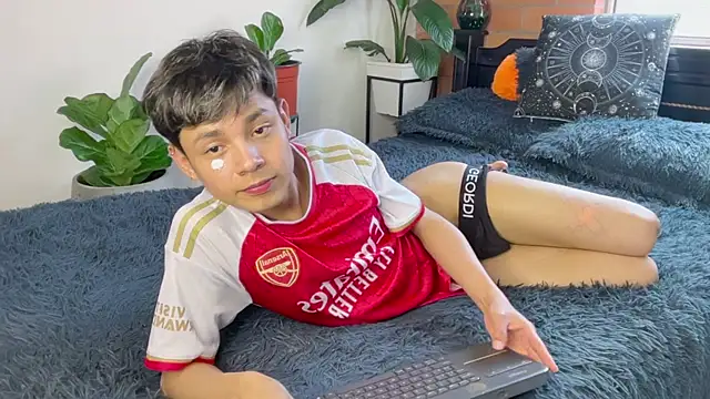 XXX chat uživo modela Andy_Belier23