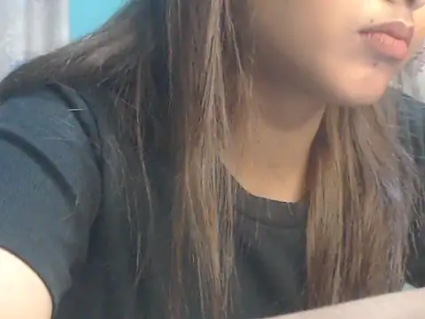 NancyRuvi – Naživo XXX chat