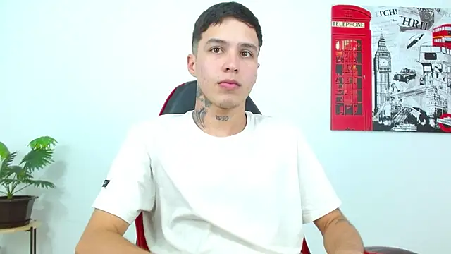XXX chat uživo modela Cumandres18
