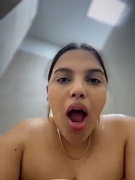 Chat +18 de Colibri_xxx ao vivo