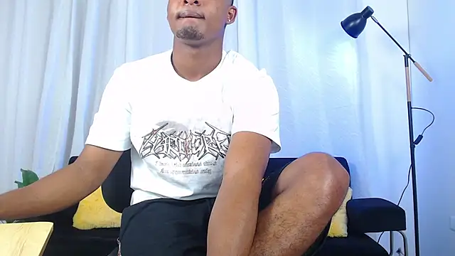 Show modela MaxCum18_ na web-kameri