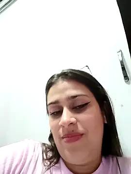 Chat +18 de MariBelle1 ao vivo