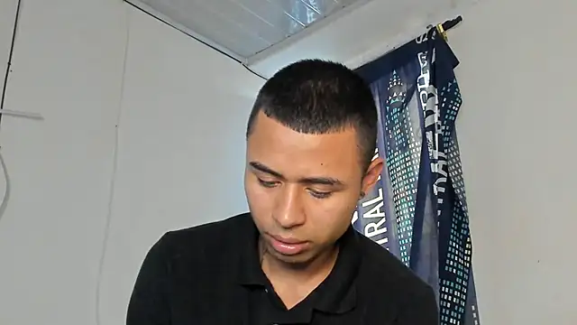 _Logan_Colton_ Live XXX Chat