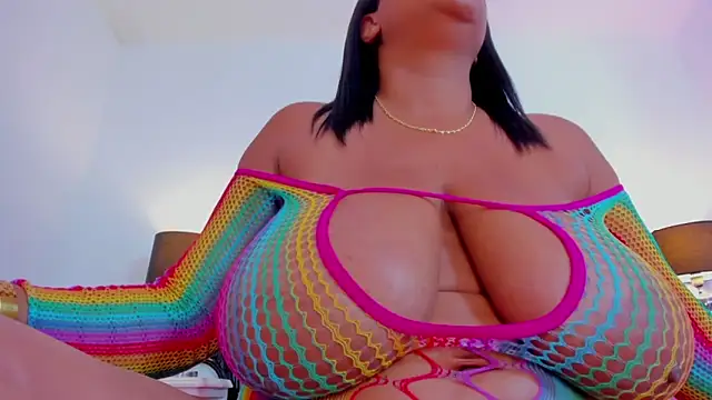 Chat +18 de Ciara_Benet ao vivo