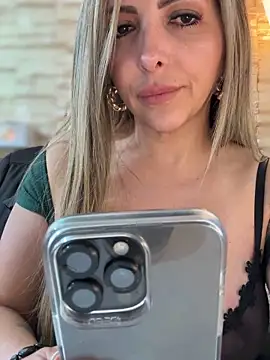 _Abril-Office1's Webcam Show