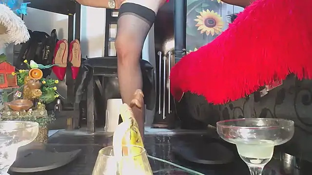 ZaraNoor-777 Show in webcam