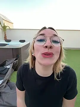 Giuliana_baby Chat XXX in diretta