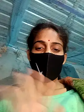 Pokazy przed kamerką – priyastrip314