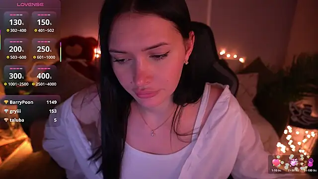 MilaSecrett élő XXX-chatje