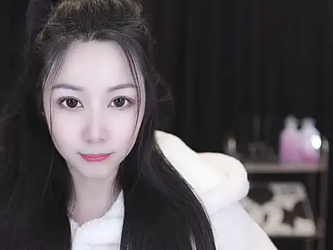 Nuyoah-77 élő XXX-chatje