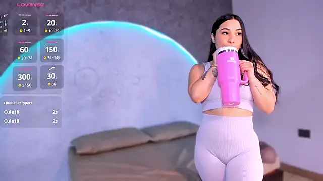 ReinaChloe Show Webcam