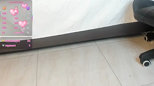 hanna_daze élő XXX-chatje