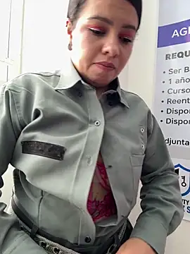 Ariana-07's Live XXX Chat